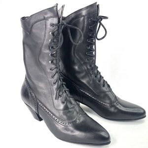 Oak Tree Farms Black Leather Lace Up Western Boots used but in great condition.